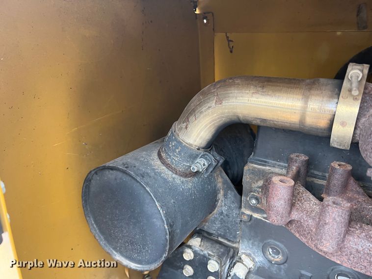 image for item DS2807 2013 Vermeer BC1000XL  wood chipper