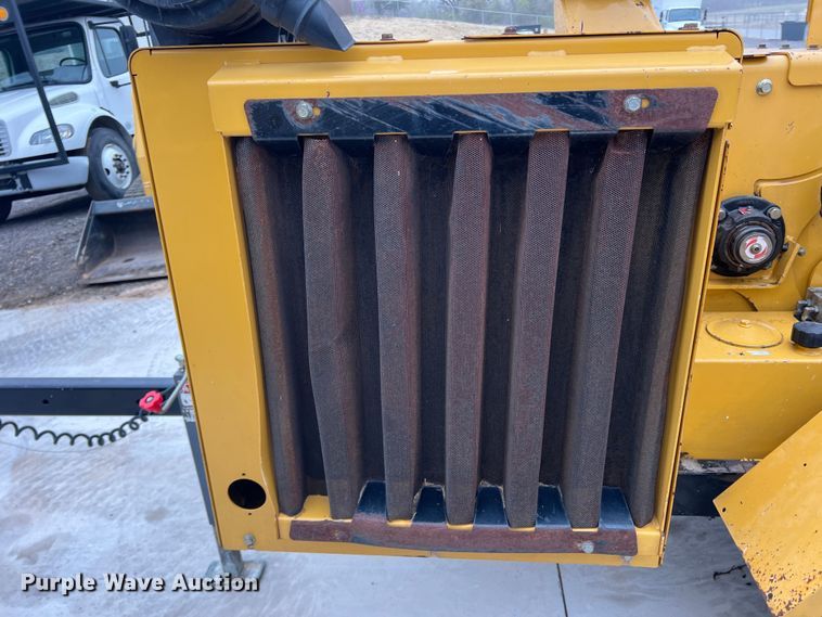 image for item DS2807 2013 Vermeer BC1000XL  wood chipper