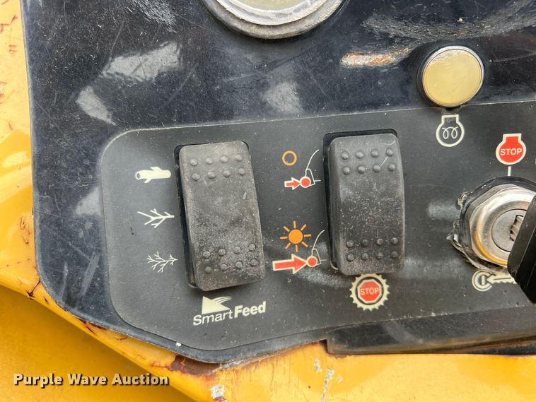 image for item DS2807 2013 Vermeer BC1000XL  wood chipper