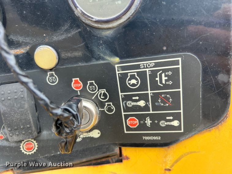 image for item DS2807 2013 Vermeer BC1000XL  wood chipper