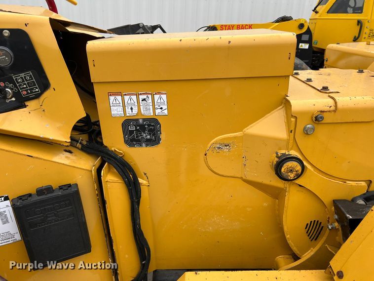 image for item DS2807 2013 Vermeer BC1000XL  wood chipper