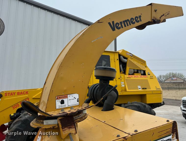 image for item DS2807 2013 Vermeer BC1000XL  wood chipper