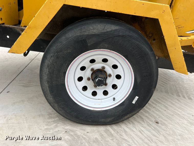 image for item DS2807 2013 Vermeer BC1000XL  wood chipper