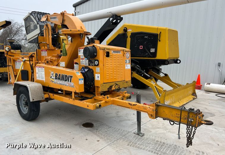 image for item DS2808 2015 Bandit 990XP  wood chipper
