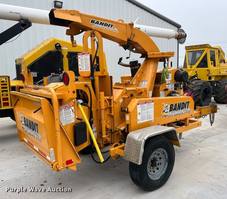 image for item DS2808 2015 Bandit 990XP  wood chipper