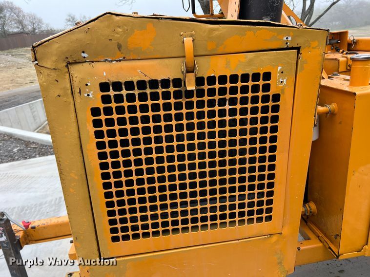 image for item DS2808 2015 Bandit 990XP  wood chipper