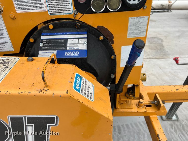 image for item DS2808 2015 Bandit 990XP  wood chipper