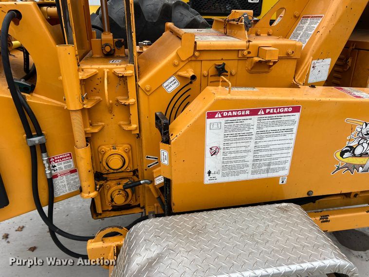 image for item DS2808 2015 Bandit 990XP  wood chipper