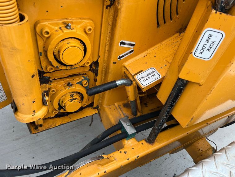 image for item DS2808 2015 Bandit 990XP  wood chipper