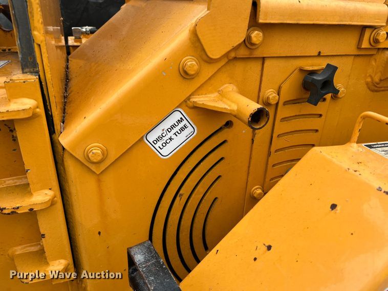 image for item DS2808 2015 Bandit 990XP  wood chipper