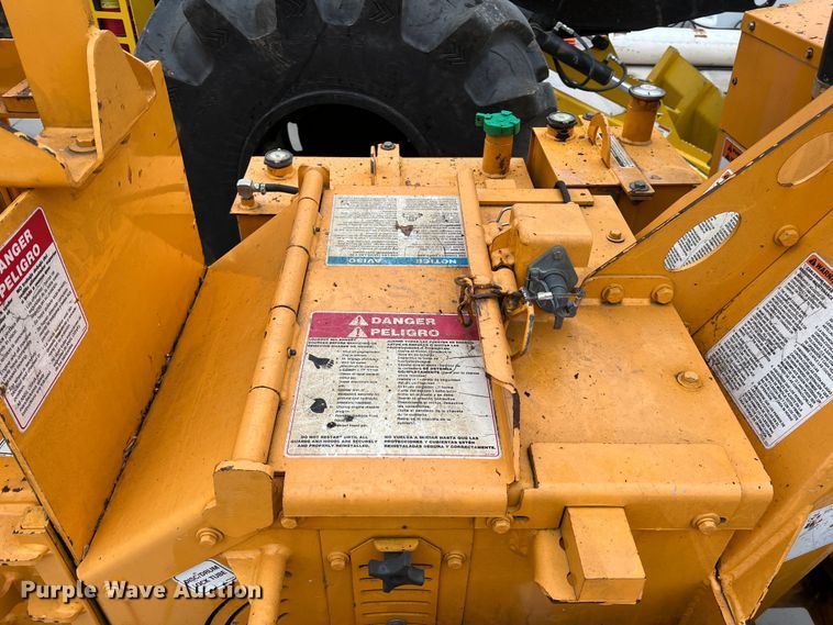 image for item DS2808 2015 Bandit 990XP  wood chipper