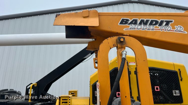 image for item DS2808 2015 Bandit 990XP  wood chipper