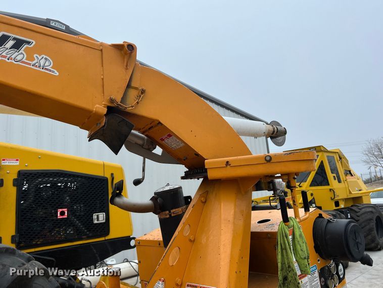 image for item DS2808 2015 Bandit 990XP  wood chipper