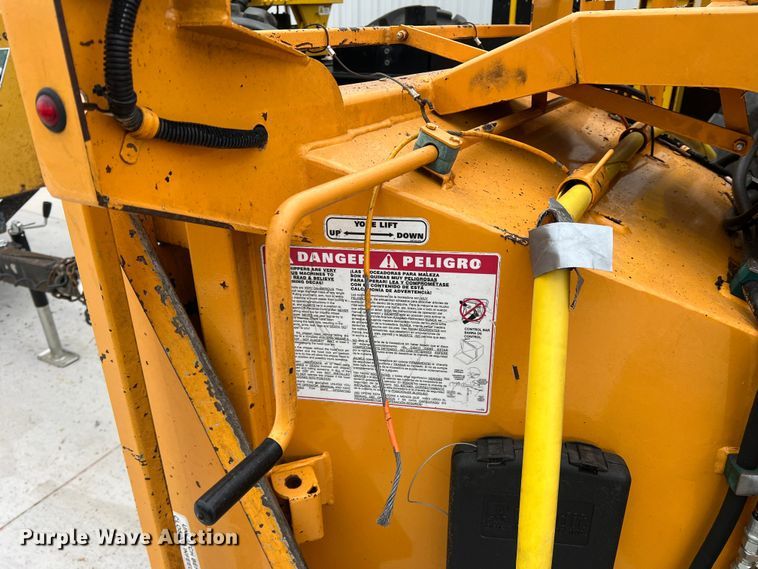 image for item DS2808 2015 Bandit 990XP  wood chipper