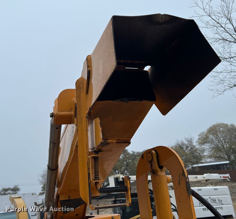 image for item DS2808 2015 Bandit 990XP  wood chipper