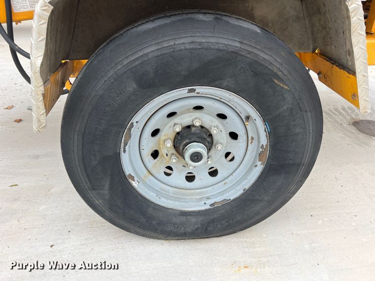 image for item DS2808 2015 Bandit 990XP  wood chipper