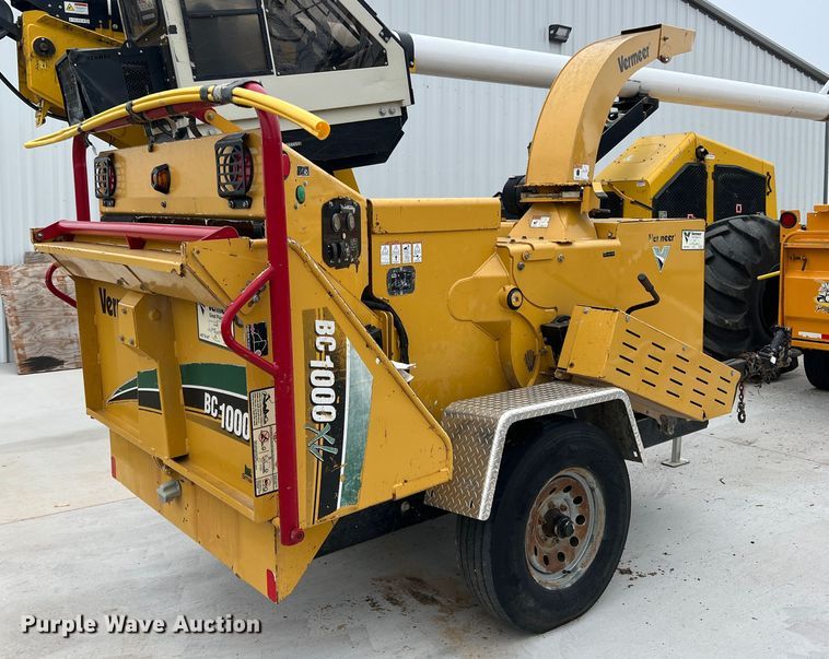 image for item DS2809 2013 Vermeer BC1000XL  wood chipper