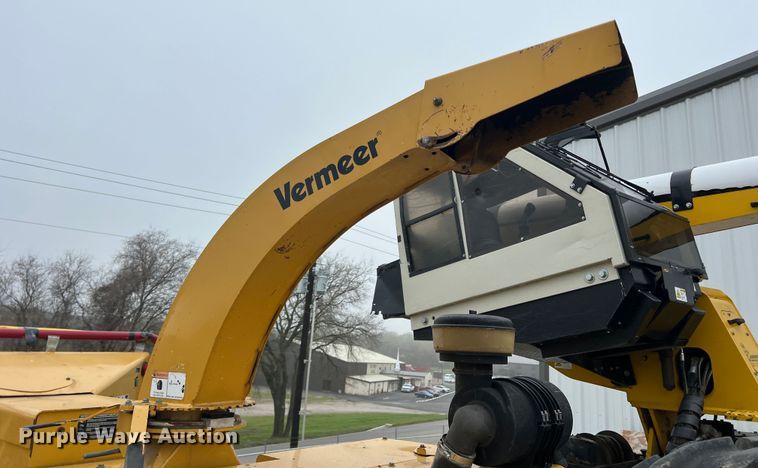 image for item DS2809 2013 Vermeer BC1000XL  wood chipper