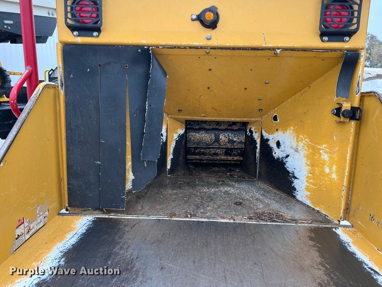 image for item DS2809 2013 Vermeer BC1000XL  wood chipper