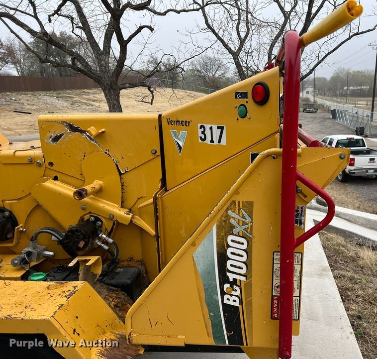 image for item DS2809 2013 Vermeer BC1000XL  wood chipper