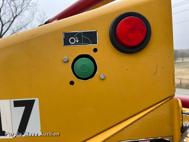 image for item DS2809 2013 Vermeer BC1000XL  wood chipper