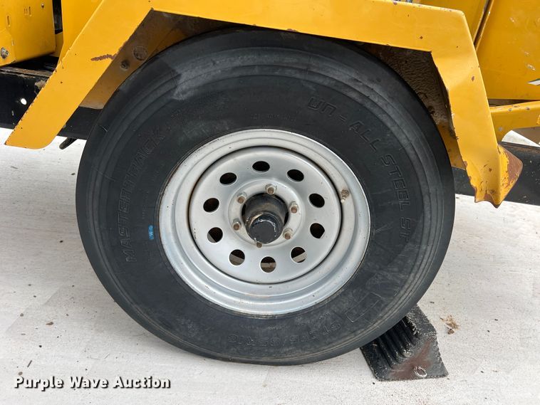 image for item DS2809 2013 Vermeer BC1000XL  wood chipper