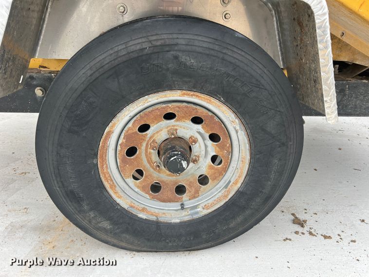 image for item DS2809 2013 Vermeer BC1000XL  wood chipper