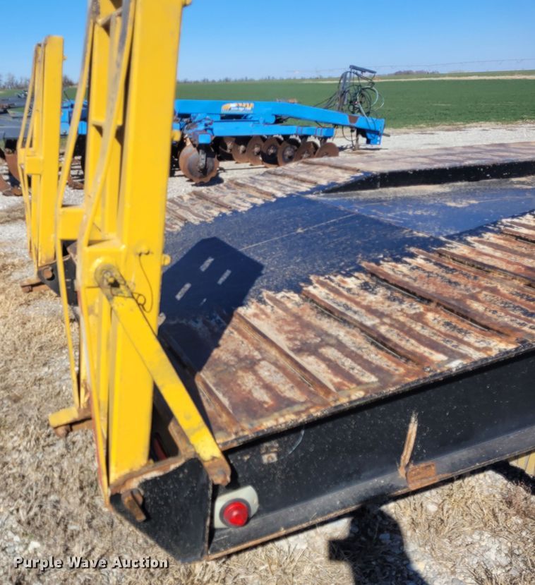 image for item EB9752 2011 Atoka  drop deck equipment trailer