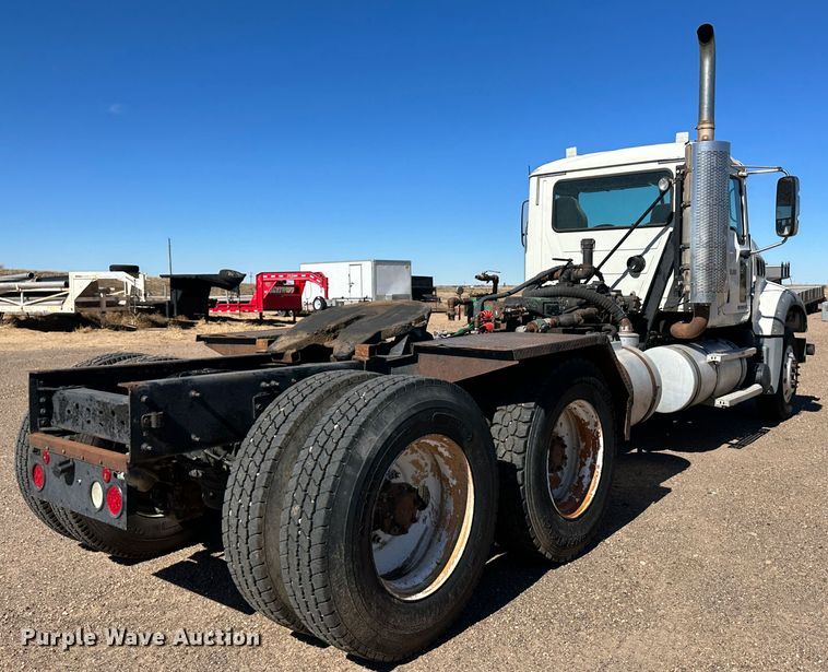 image for item GP9608 2009 Mack GU713  semi truck