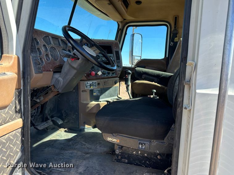 image for item GP9608 2009 Mack GU713  semi truck