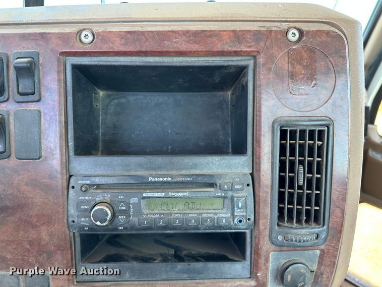 image for item GP9608 2009 Mack GU713  semi truck