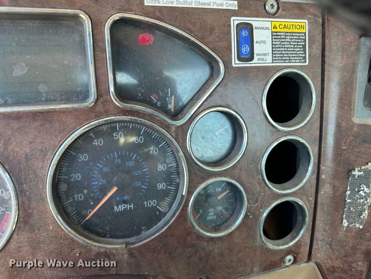 image for item GP9608 2009 Mack GU713  semi truck