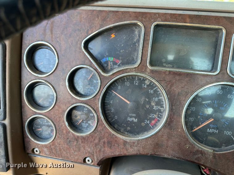 image for item GP9608 2009 Mack GU713  semi truck