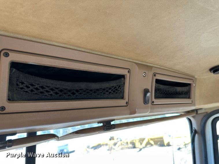 image for item GP9608 2009 Mack GU713  semi truck