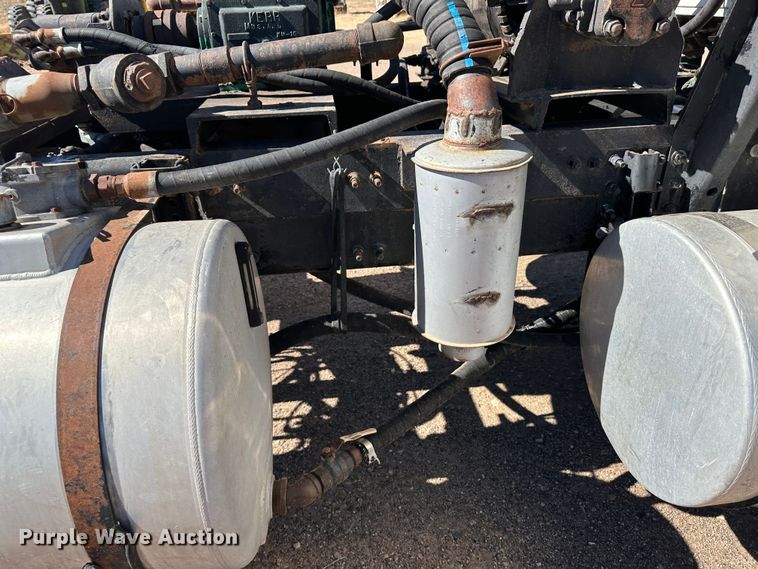 image for item GP9608 2009 Mack GU713  semi truck