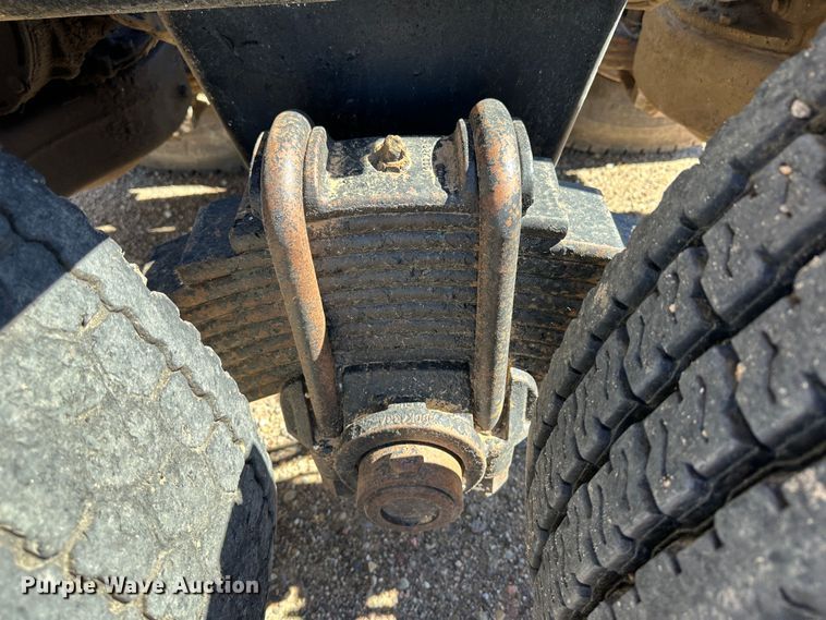 image for item GP9608 2009 Mack GU713  semi truck