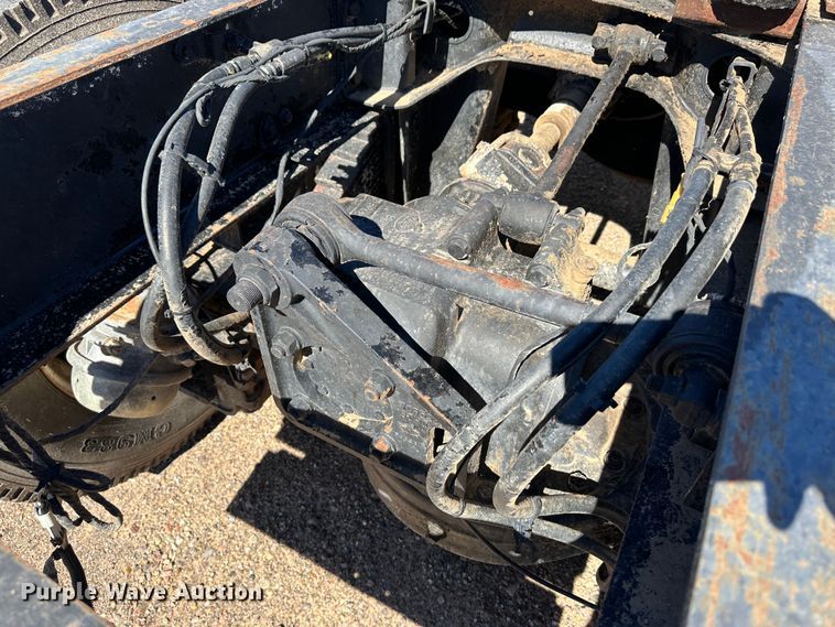 image for item GP9608 2009 Mack GU713  semi truck