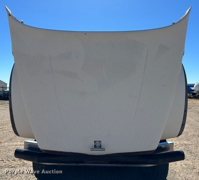 image for item GP9608 2009 Mack GU713  semi truck