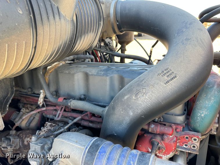 image for item GP9608 2009 Mack GU713  semi truck