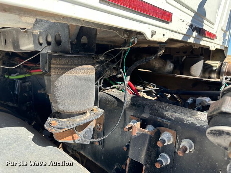 image for item GP9608 2009 Mack GU713  semi truck