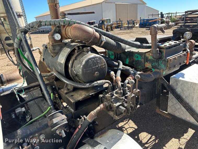 image for item GP9608 2009 Mack GU713  semi truck