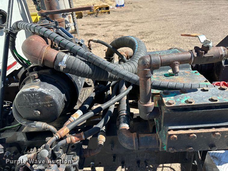 image for item GP9608 2009 Mack GU713  semi truck