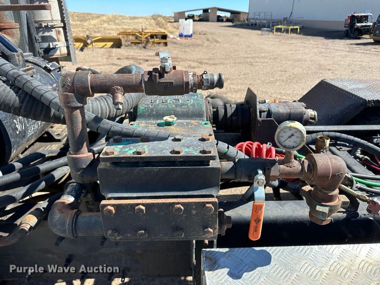 image for item GP9608 2009 Mack GU713  semi truck