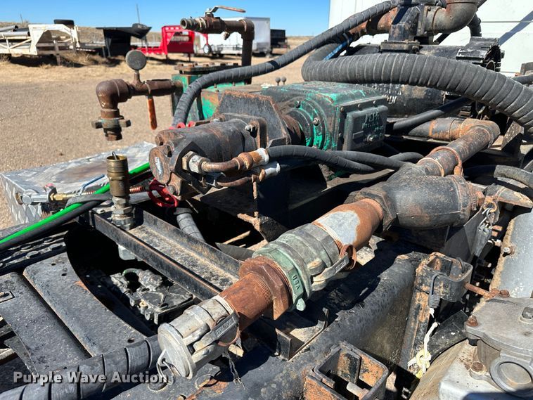 image for item GP9608 2009 Mack GU713  semi truck