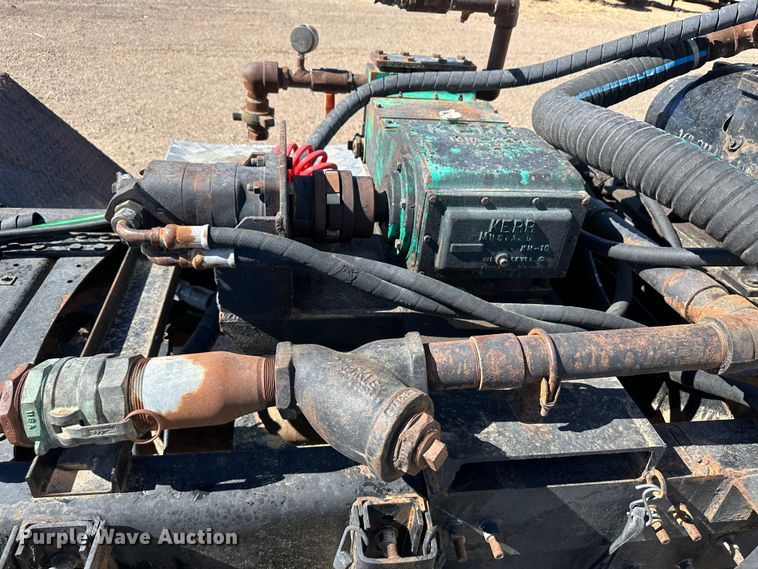 image for item GP9608 2009 Mack GU713  semi truck