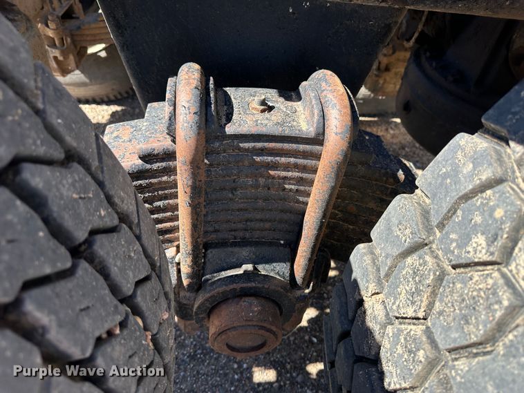 image for item GP9608 2009 Mack GU713  semi truck