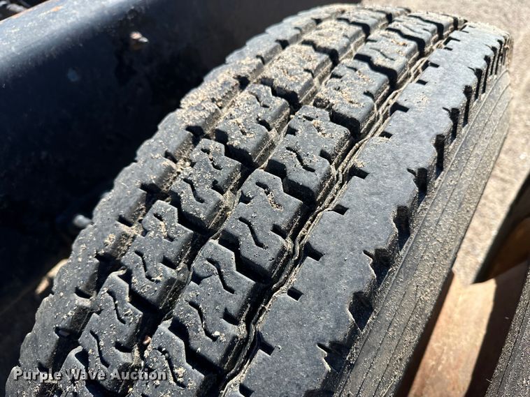 image for item GP9608 2009 Mack GU713  semi truck