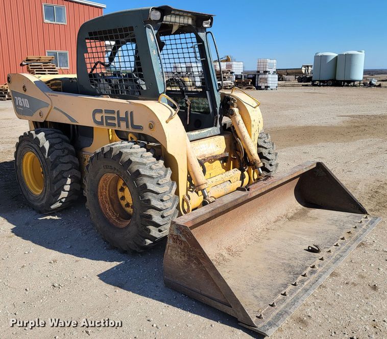 image for item HG9413 2004 Gehl 7810  skid steer loader