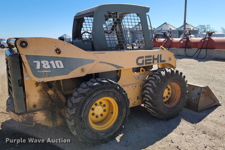 image for item HG9413 2004 Gehl 7810  skid steer loader