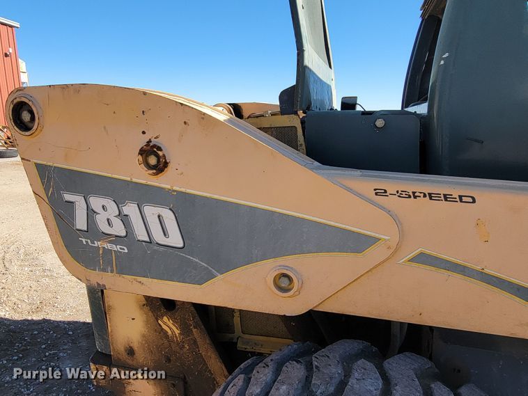 image for item HG9413 2004 Gehl 7810  skid steer loader